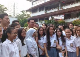 Gallery Gallery 3 5 20150414_ahok_dan_siswa_sman_2_jakarta